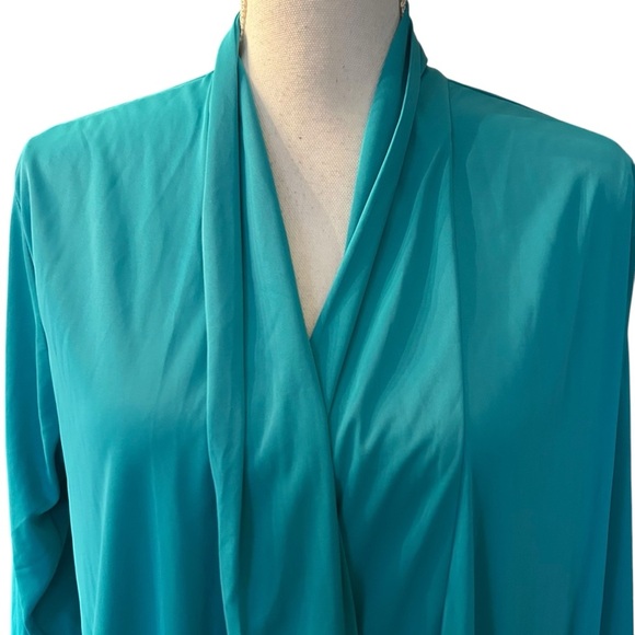 Natori Slinky Bath Comfy Wrap Style Robe Women’s SZ Medium in Solid Blue - Picture 2 of 6